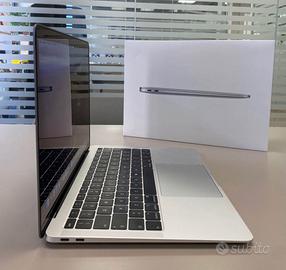 MacBook Air 13” I5 Dual-Core 8GB RAM
