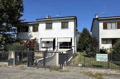 PORZIONE DI BIFAMILIARE A CREDERA RUBBIANO