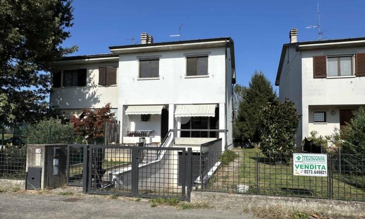 PORZIONE DI BIFAMILIARE A CREDERA RUBBIANO