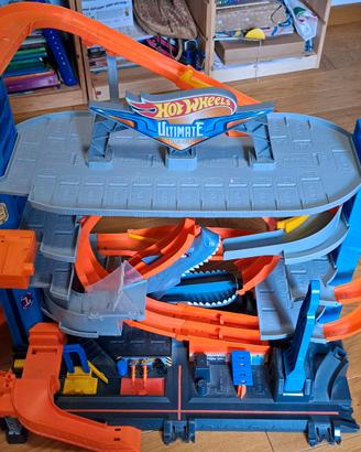 Hot Wheels Garage Squalo