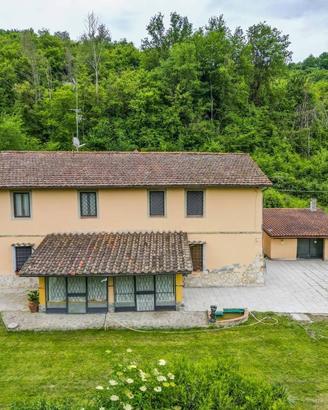 Reggello - Villa ristrutturata in posizione isolat