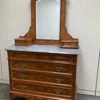 Comò di inizio 900 con specchio