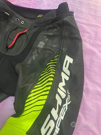 pantaloni in pelle moto