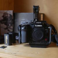 Panasonic GH6 Kit completo + Cage Tilta + SD 256gb