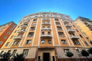 5 LOCALI A NAPOLI