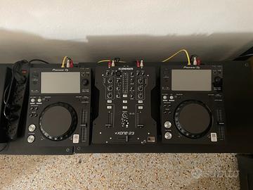 Console da dj A&H Xone 23 e Pioneer Xdj 700