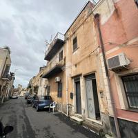 3 LOCALI A CATANIA