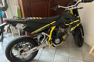 motard SWM SM125 R