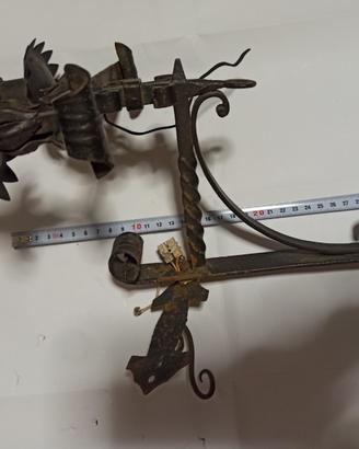 Lampada in ferro battuto da esterno