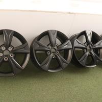 Cerchi in lega Toyota C-HR Corolla Cross Hilux Izo