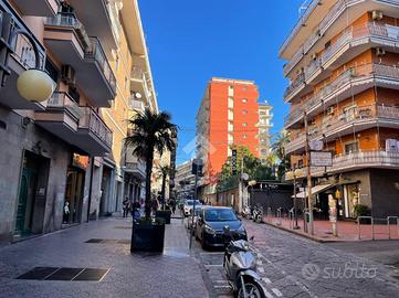 MULTILOCALE A CASTELLAMMARE DI STABIA