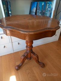 Tavolino fiore vintage