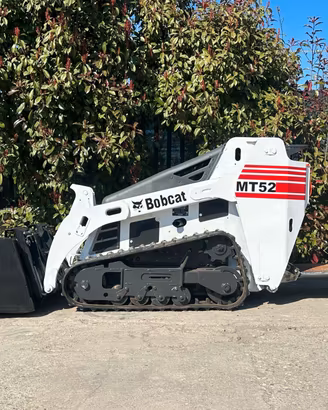 P169 - MINIPALA BOBCAT MT52
