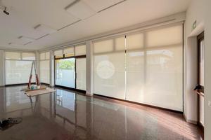 NEGOZIO A CIVIDATE AL PIANO