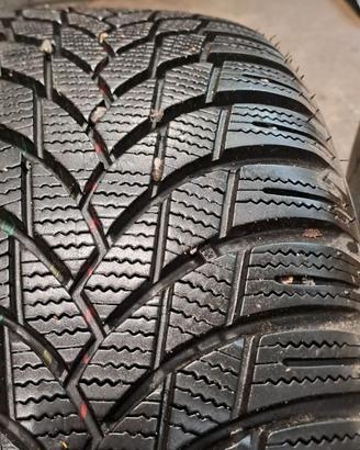 Pneumatici invernali 215 55 R17