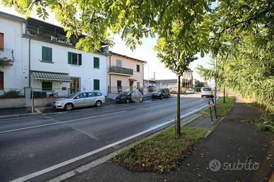 CASA SEMINDIPENDENTE A PRATO