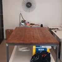 Tavolo industriale in legno e ferro