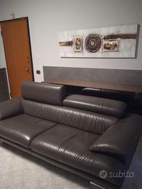 Divano elegante in pelle