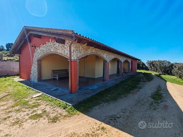 Villa con azienda agricola da avviare