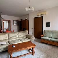 Guspini Appartamento al piano terra con giardino