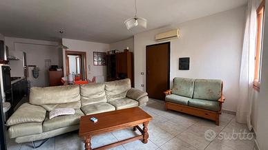 Guspini Appartamento al piano terra con giardino