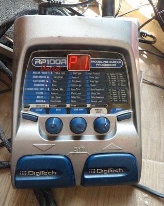 pedaliera multieffetto DIGITECH rp 100A