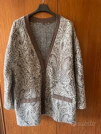 Cardigan signora caldo e elegante