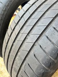 N.2 Gomme Bridgestone Turanza T005 225/40 R18 92Y