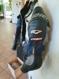 pantaloni e giacca moto 
