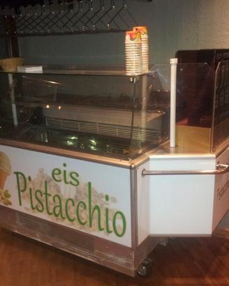 banchetto con ruote per gelati