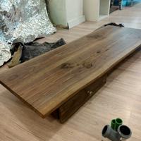 Arredamento artigianale con legno pregiati