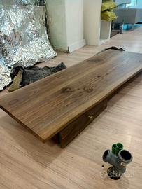 Arredamento artigianale con legno pregiati