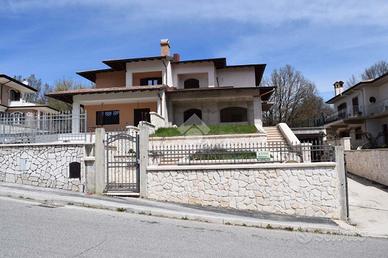 PORZIONE DI BIFAMILIARE A TAGLIACOZZO