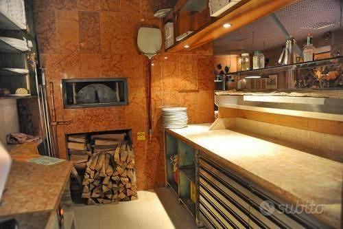Attività / Licenza di 117 m² con 4 locali a Lucca