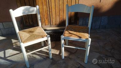 Sedie in legno con seduta in paglia
