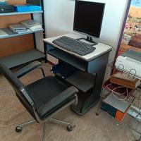 porta PC e sedia girevole con ruote 