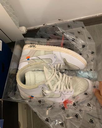 scarpe off-white Jordan e travis scott