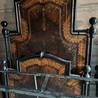 Letto matrimoniale in ferro battuto e madreperla