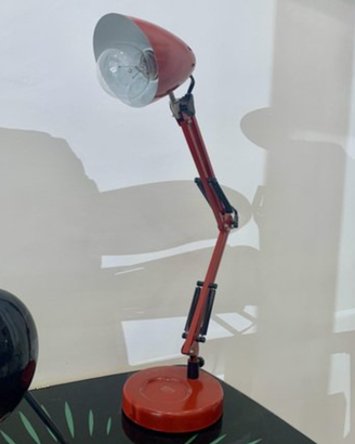 Lampada da tavolo stile industriale