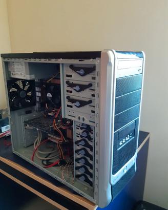 PC Intel Pentium Core2 Quad Q8200 4Gb RAM S/V 1Gb