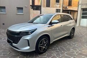 DFSK E5 luxury super hybrid plug-in 7 posti