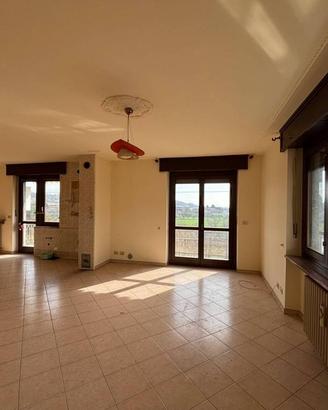 Appartamento di 530 m² con più di 5 locali e box a