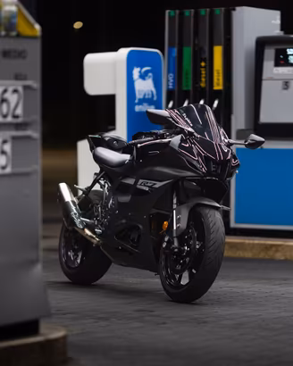 R7 Midnight Black 2024