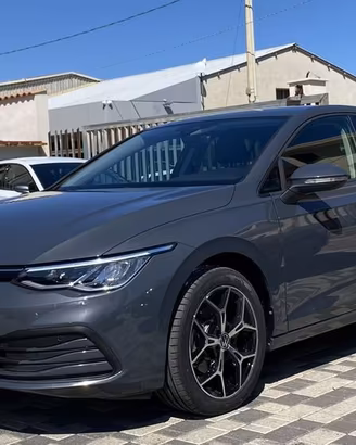 Volkswagen Golf 8 Life 2.0 TDI 116CV