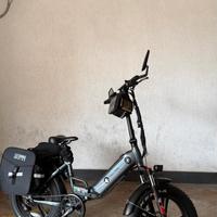 Bici Elettrica Bike Elite con accessori