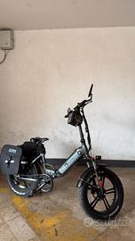 Bici Elettrica Bike Elite con accessori