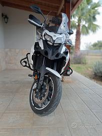 Moto Benelli 502