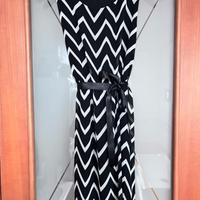 Vestito corto bianco e nero.