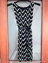 Vestito corto bianco e nero.