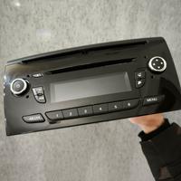 Autoradio Lancia Y 5 porte 2013 con difetto.